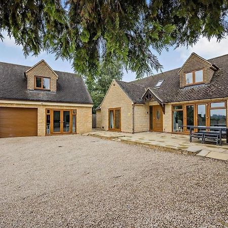 Beautiful 4-5 Bedroom Village House With Rural Views Salford  Eksteriør billede
