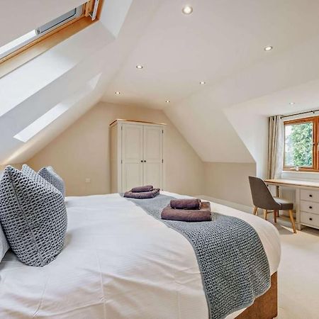 Beautiful 4-5 Bedroom Village House With Rural Views Salford  Eksteriør billede