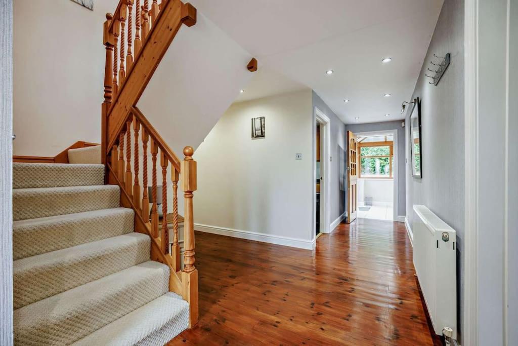 Beautiful 4-5 Bedroom Village House With Rural Views Salford  Eksteriør billede